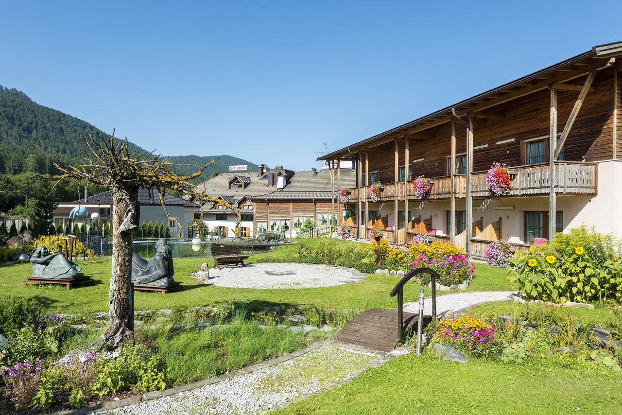 Hotel Gratschwirt Dobbiaco Exterior foto